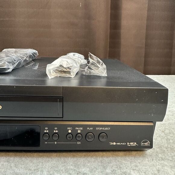 JVC Stereo Video Cassette Recorder VCR Black HR-J692U Hi-Fi SQPB Remote - Picture 8 of 14